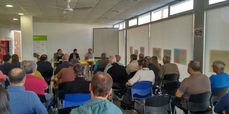 AGACA mostra en Mazaricos como xerar riqueza e emprego cos montes comunais