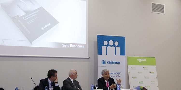 33 expertos debullan nunha publicación de Cajamar alternativas para superar a crise que sofre o sector lácteo galego e español