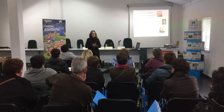 A cooperativa Os Irmandiños recibe formación sobre atención a maiores e envellecemento activo