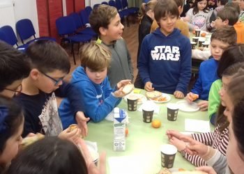 Estudantes de Sigüeiro aprenden a almorzar saudablemente “con beizos brancos”