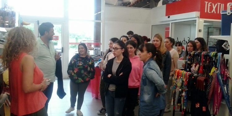 Rede Eusumo presenta o cooperativismo a estudiantes en Terra de Trasancos