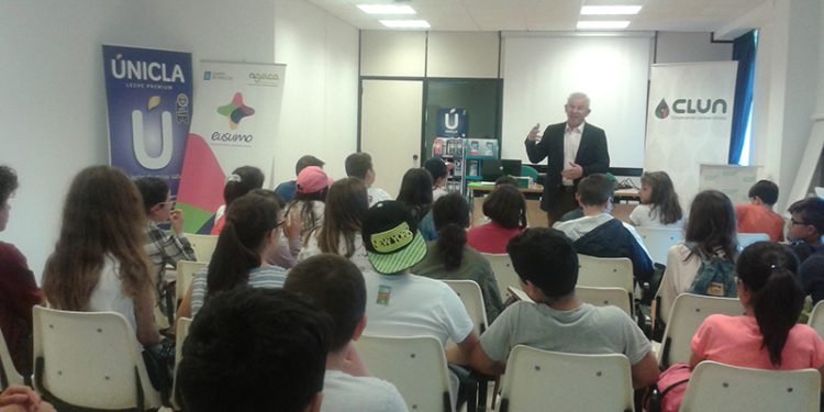 Feiraco e Rede Eusumo abren as portas do cooperativismo a 50 estudantes de Vilalba