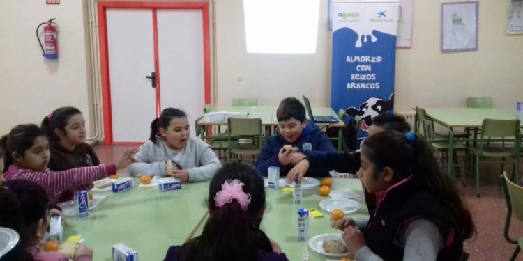 Escolares de Ourense aprenderon nutrición saudable con “Almorz@ con Beizos Brancos”