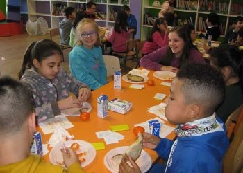 Estudantes de Noia aprenden a almorzar con AGACA e Obra Social “la Caixa”