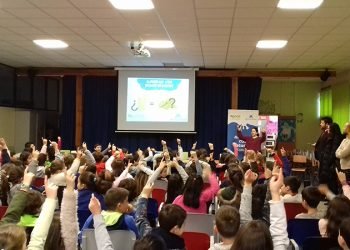 Multitudinario almorzo educativo  para escolares betanceiros