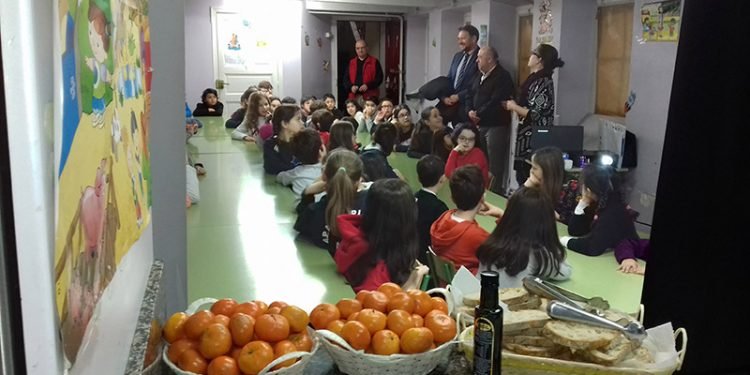 AGACA e Obra Social “la Caixa” educan sobre almorzos sans a escolares na Coruña
