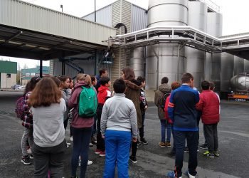 Os estudantes do Xoaquín Loriga visitan Dairylac para aprender cooperativismo