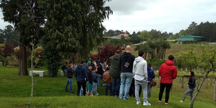 Estudantes de Vilagarcía achéganse ao cooperativismo con AGACA e Condes de Albarei
