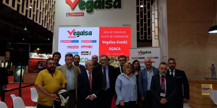 El Convenio para la comercialización de productos agrarios de calidad diferenciada de Vegalsa-Eroski y AGACA prevé ampliar su número de referencias e incluir productos ecológicos de la huerta gallega