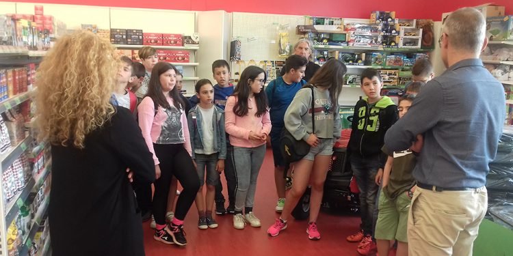 Escolares de O Corgo descobren as cooperativas en Trasancos