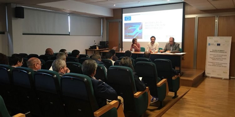 Viña Costeira acolle a primeira reunión conxunta entre varias adegas galegas no marco do proxecto