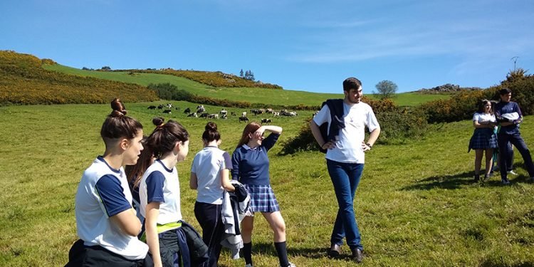 Estudantes de secundaria participaron nun obradoiro sobre cooperativismo en As Vacas da Ulloa