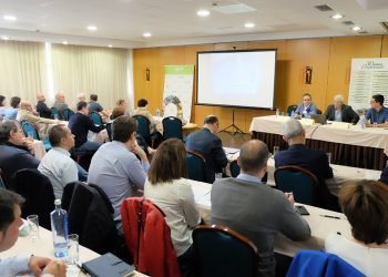 Profesionales del sector analizaron la situación del lácteo gallego en Santiago