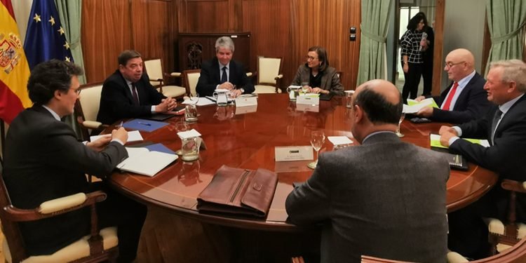 Cooperativas Agro-alimentarias satisfeita co apoio de Luís Planas ás políticas de integración cooperativa