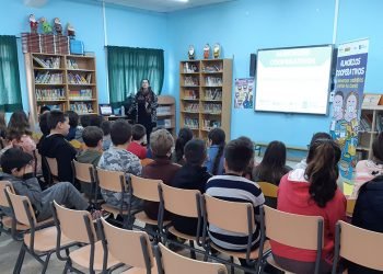 Estudantes de Carril aprenden cooperativismo e nutrición
