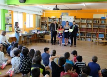 AGACA e Obra Social “la Caixa” entregaron os premios do Concurso de Pequenos Relatos AGACA no CEIP Santa María do Castro, de Boiro
