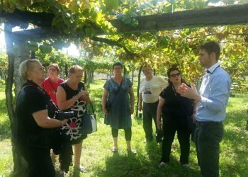 As adegas Condes de Albarei e Pazo Baión recibiron a 33 prestixiosos foreiros