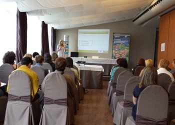 AGACA e “la Caixa” ensinan en Coreber como mellorar a atención a maiores