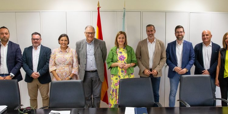 La Ley de Cooperativas en el foco de la reunión mantenida con la consellería de Emprego